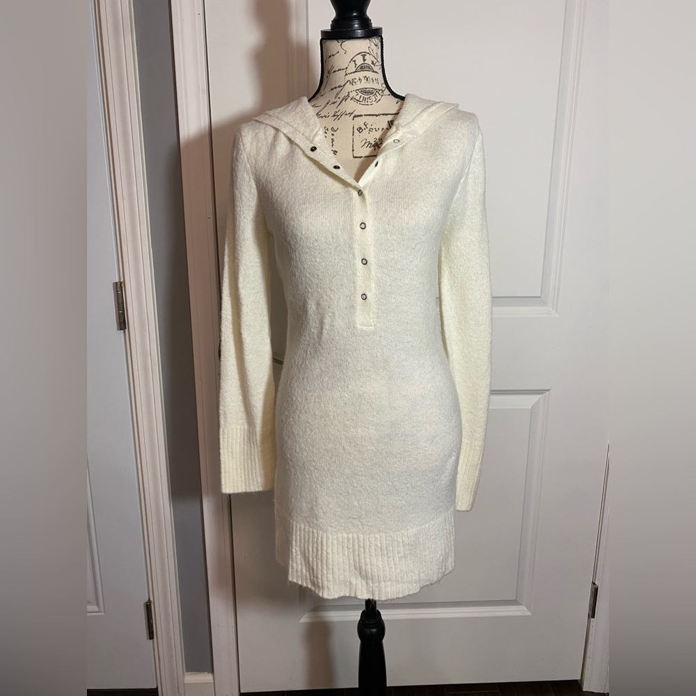 Next Era Couture Vintage Cream Hoodie Sweater Dress with‎ Snaps Medium/M O